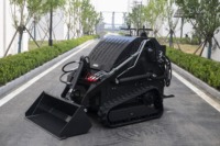 Mini-chargeuse compacte sur chenilles 1120 kg, chenilles en caoutchouc 180x72x35, godet 0,1 m³, capacité de montée 25°, modèle autoporté