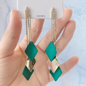 <span class=keywords><strong>Victoria</strong></span> Rhombus Boucles d'oreilles Alliage Or 18K Planté Boucles d'oreilles <span class=keywords><strong>Bijoux</strong></span> pour Femmes Cadeau Exquis Personnalité Fête - Product Image 1