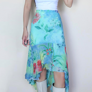 Falda Midi Asimétrica con Estampado Floral Digital Natural y Dulce - Estilo Veraniego Suave y Femenino con Corte en A y Dobladillo Asimétrico - Product Image 3