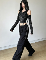 Haut court à capuche Y2K slim pour femme, style gothique, effet brûlé, épaules dénudées, manches longues, avec sangle métallique et rivets, style punk, vente en gros sur mesure