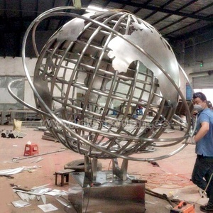 Globe terrestre en acier inoxydable de grande taille, surface mate imprimée UV de haute qualité, finition antirouille pour décoration extérieure - Product Image 3