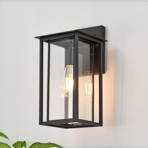 Luz de porche impermeable <span class=keywords><strong>para</strong></span> montaje en pared de granja al aire libre con linterna cuadrada enjaulada de metal <span class=keywords><strong>doble</strong></span> E26 Base Coach Lights - Product Image 1