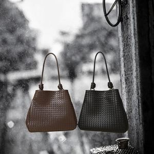 Sacs à main de luxe pour femmes en cuir PU végétalien blanc, personnalisables, tendance, vente en gros, nouvelle collection 2025 - Product Image 3
