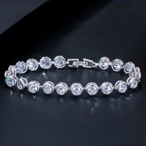 Bracelet de main en acier titane coloré Doba, best-seller, avec cœurs étincelants et zircon, bijoux de main en acier inoxydable plaqué or - Product Image 5