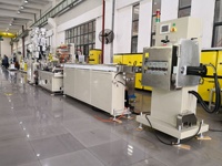 Haute qualité précis TPV TPE Automobile pluie essuie-glace Machine PP TPE co-extrusion ligne profil plastique extrudeuse