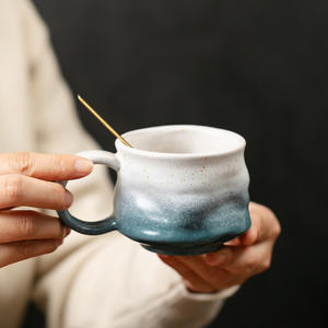 Mug à café en porcelaine à motif plissé fait main en gros, tasse à thé en céramique irrégulière, changement de four, ensemble cadeau d'affaires, tasse à eau rétro - Product Image 4