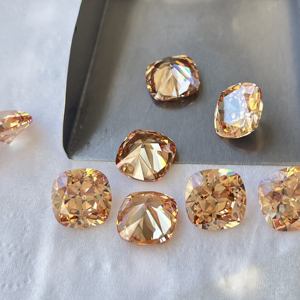 Circonia Cúbica con Corte Cojín, Color Champán Claro, Gemas Sueltas de 11x11mm, Piedra de Circonia Cúbica - Product Image 1