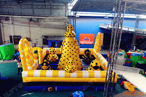 Mur d'escalade jaune gonflable pour des activités d'aventure passionnantes et des loisirs en plein air - Product Image 3