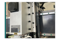 Routeur CNC 3 axes 1325 avec contrôle NC Studio Syntec, machine de fabrication de meubles et de panneaux à engrenages à broche unique