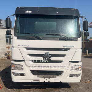 Used Howo 6*4 Diesel Engine Manual Transmission Fuel Tank Truck Steel Material Small Tank Car - Product Image 1