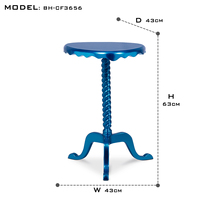 Table d'appoint de luxe à colonne torsadée avec finition feuille d'argent, pieds trépieds élégants, couleurs personnalisables pour salon