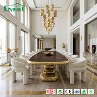 Ensemble de table à manger de luxe avec base en laiton doré, plateau en bois de palissandre, design artistique italien sculptural empilé et chaises uniques pour villa de luxe