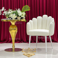 Chaise de salle à manger de restaurant en tissu blanc avec pieds en acier doré
