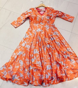 Vestido Maxi de Moda para Mujer con Estampado Floral y Silueta Larga Elegante para Ocasiones de Verano, Marcas de Moda Boutique al por Mayor - Product Image 2