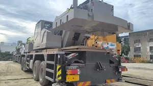 Zoomline Truck Crane ZTC1000VS5 2026 Model 100 Ton Max Lifting 53m Lifting Height Yuchai Engine Shanghai Origin <b>Used</b> <b>Machinery</b> - Product Image 4