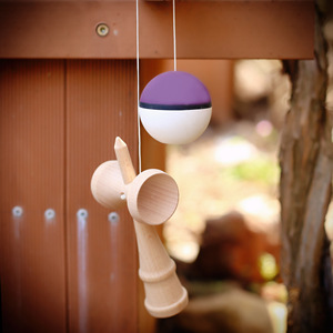 Kendama en bois jumbo pour enfants, personnalisable, vente en gros, nouveauté, monochrome, best-seller, style japonais, jouet pour enfants aux États-Unis - Product Image 1
