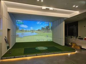 Simulateur de golf en réalité virtuelle d'intérieur multijoueur pour la maison, l'école, le centre commercial, équipement sportif de loisirs - Product Image 2