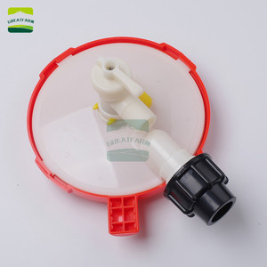 Bebedero automático de plástico Greatfarm con campana para cerdos, para uso en granjas. - Product Image 2