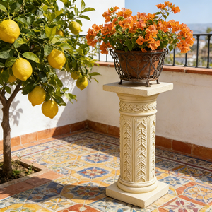 Socle en résine feuille d'acanthe - Finition effet pierre crème, support colonne orné pour jardin méditerranéen et décoration de mariage - Product Image 4