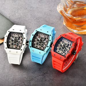 Correa de goma con aspecto automático, caja de color blanco, rojo y azul claro, caja de acero inoxidable, reloj de hombre muy bueno, esqueleto