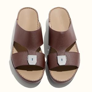 Chaussons arabes en cuir de vache naturel d'usine d'origine pour hommes, avec pièces métalliques personnalisées, vente en gros, fabricant de chaussures du Golfe, usage quotidien - Product Image 3