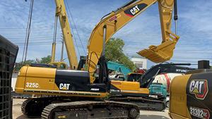 รถขุดตีนตะขาบญี่ปุ่นมือสอง รุ่น 325C ปี 2020 เครื่องยนต์คัมมินส์ 20 ตัน ความจุบุ้งกี๋ 1.2 เมตร คุณภาพสูง พร้อมรายงานเครื่องจักร 0-2000 - Product Image 3