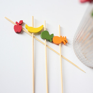 Fourchettes à fruits en <span class=keywords><strong>bambou</strong></span> créatives, ananas jaune, fraise rouge, jetables, biodégradables, 100/paquet, bâtonnets pour barbecue, cocktail - Product Image 3