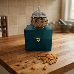 Pot à fruits secs plaqué argent avec couvercle argenté et coffret cadeau royal - Product Image 2