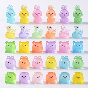 Figurines miniatures en résine en vrac, animaux lumineux (porc, ours, lapin, cygne) pour décoration intérieure et tableau de bord de voiture Manxuan - Product Image 1