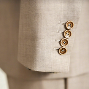 Giacca da Completo in Lana <span class=keywords><strong>Beige</strong></span> Doppiopetto per <span class=keywords><strong>Uomo</strong></span>, OEM ODM, Tessuto di Lana Premium, Vestibilità Slim, <span class=keywords><strong>Blazer</strong></span> Elegante per Matrimoni e Ufficio - Product Image 3