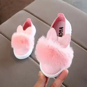 Zapatos de moda con estampado de conejo para bebé, zapatillas de felpa antideslizantes de suela blanda para bebé, calzado de dibujos animados esponjoso para niña pequeña