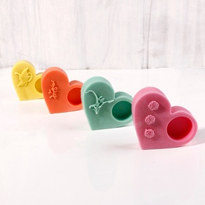 Chandelier en silicone en forme de cœur de haute qualité pour la décoration de la Saint-Valentin, petits porte-bougies colorés pour la décoration de la maison - Product Image 6