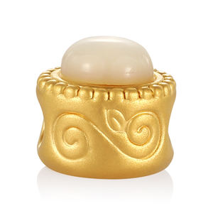 2025 diseño elegante micro-oro duro fritillary colgante redondo accesorios de joyería de oro de gama alta - Product Image 2