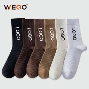 Chaussettes en coton bon marché OEM <span class=keywords><strong>de</strong></span> haute qualité à quantité minimale <span class=keywords><strong>de</strong></span> commande bas Fabricants <span class=keywords><strong>de</strong></span> chaussettes d'équipage pour femmes Chaussettes unies pour hommes à logo personnalisé - Product Image 1