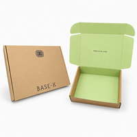 Boîte d'expédition cosmétique double face marron-vert imprimée avec logo personnalisé, boîte en carton ondulé haut de gamme avec impression intérieure pour cadeaux influenceurs et relations publiques