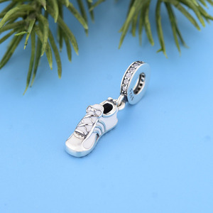 Abalorios Pan Charms <span class=keywords><strong>de</strong></span> Plata <span class=keywords><strong>de</strong></span> Ley 925 con diseño <span class=keywords><strong>de</strong></span> zapatilla <span class=keywords><strong>de</strong></span> atletismo con alas <span class=keywords><strong>de</strong></span> ángel, compatibles con pulseras <span class=keywords><strong>de</strong></span> atletismo originales Berluque, Novedad - Product Image 3