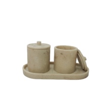 Ensemble de 3 pots de salle de bain en résine imitation travertin avec plateau ovale, pots à cotons-tiges et bâtonnets de coton avec couvercles, plateau de comptoir de vanité