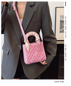 Bolso de Mano de Lujo para <span class=keywords><strong>Mujer</strong></span>, Nuevo Bolso Bandolera de Moda con Pañuelo de Seda Bordado a Cuadros, Correa de Hombro con Diseño de Rejilla, Mochila Elegante - Product Image 6
