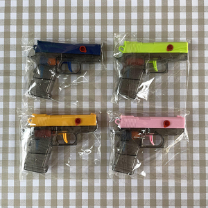 Vente en gros d'été pour enfants Petit <span class=keywords><strong>pistolet</strong></span> à main rose jaune bleu <span class=keywords><strong>vert</strong></span> Logo personnalisé Mini <span class=keywords><strong>pistolet</strong></span> à <span class=keywords><strong>eau</strong></span> en plastique transparent noir pour la plage - Product Image 6