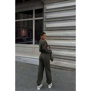 Ensemble de survêtement kaki à capuche respirant et léger, design personnalisé pour grandes tailles, idéal pour le jogging printemps/hiver - Product Image 1