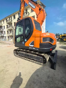 Excavadora Mini de Orugas Usada Doosan DX75 de 7.5 Toneladas, Origen Corea, Bajas Horas de Trabajo, Ideal para Pequeños Proyectos de Construcción - Product Image 3