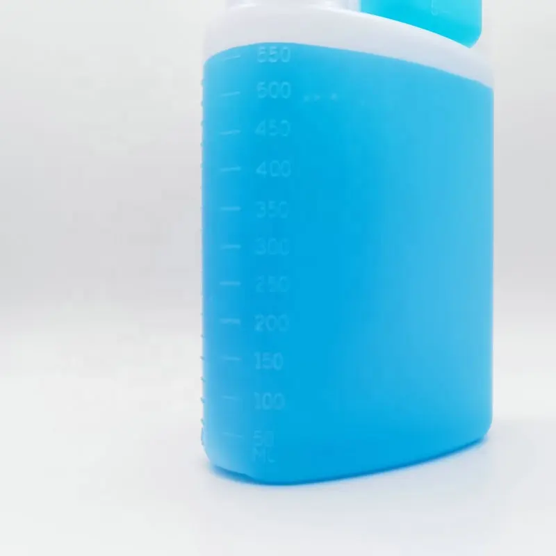 New Design 600ml 20oz Fuel Mixing Bottle Plastic Dual Chamber Dispenser Bottle With Dosing Chamber