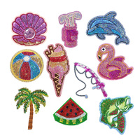 Tongs d'été aquatiques motif pastèque avec patchs scintillants rose dauphin, poisson, cygne et coquillage pour clubs de golf