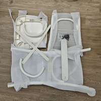 Chaise empilable en résine plastique blanche à dossier croisé pour événements extérieurs et locations de fêtes, vente en gros pour adultes