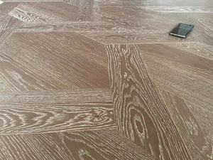 Épaisseur de 15mm populaire! 100% <span class=keywords><strong>parquet</strong></span> en bois d'ingénierie en chêne européen <span class=keywords><strong>pas</strong></span> <span class=keywords><strong>cher</strong></span> prix <span class=keywords><strong>parquet</strong></span> stratifié en chêne <span class=keywords><strong>parquet</strong></span> plancher en bois - Product Image 3