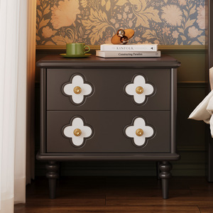 Armoire de rangement en bois massif de style vintage, couleur noyer, design français, meubles de chambre à coucher - Product Image 1