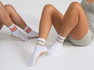 Verified Pilates <strong>Socks</strong> Manufacturer Custom New Design Jacquard Brand Logo Sticky Grip Rubber Non Slip Custom Pilates <strong>Socks</strong> - Product Image 3