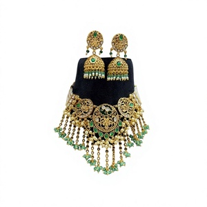 Ensemble collier et boucles d'oreilles en laiton plaqué or de qualité supérieure, magnifique, pour femmes, pour les occasions de mariage. - Product Image 2