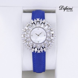Montre élégante vintage pour femme AAA Zirconia Crystal Véritable MOP Verre <span class=keywords><strong>saphir</strong></span> Fenêtre Mouvement à quartz japonais Bracelet en <span class=keywords><strong>cuir</strong></span> 40 mm Mode - Product Image 3