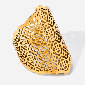 Bague tendance en acier inoxydable plaqué or 18 carats, design large en dentelle, style bohème, bijou unisexe, accessoire de fête - Product Image 1